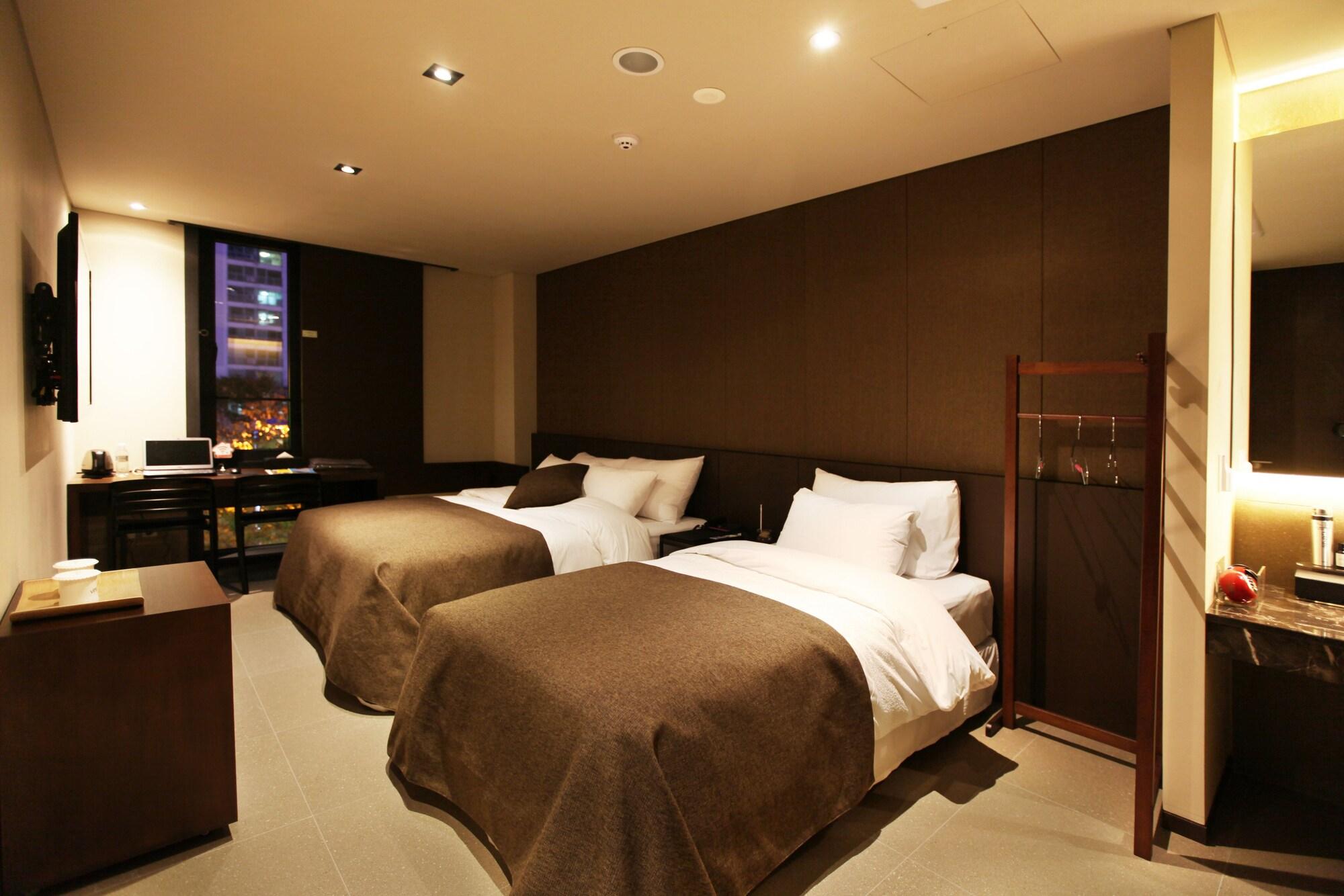Hotel Vine Сеонгнам Екстериор снимка