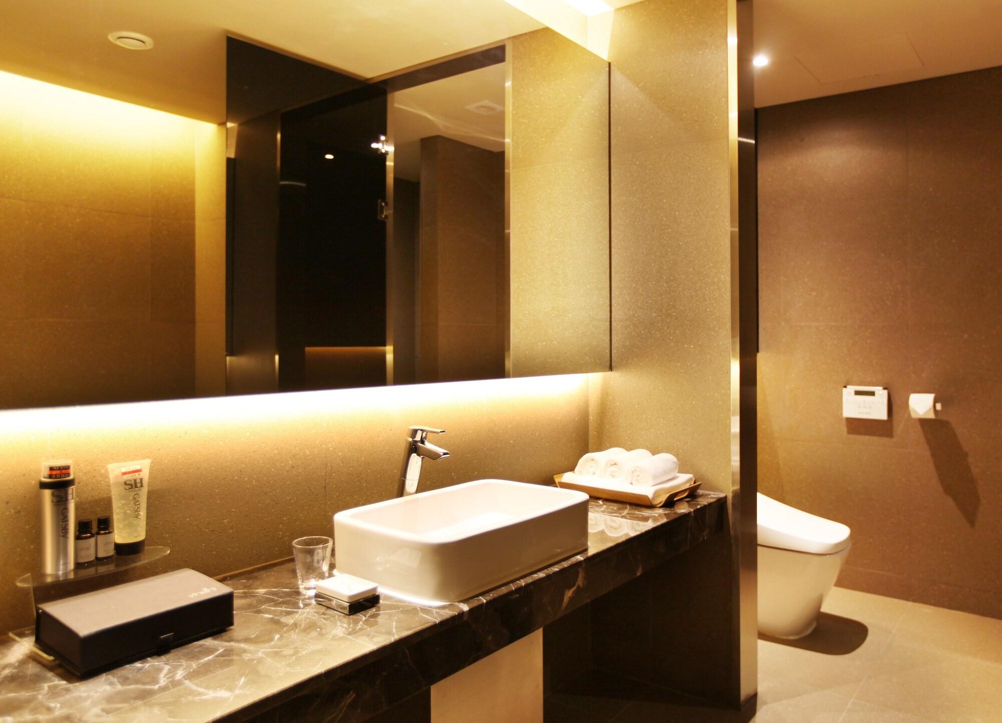 Hotel Vine Сеонгнам Екстериор снимка