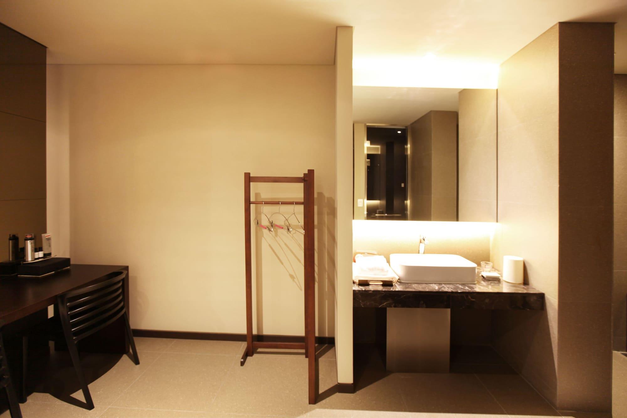Hotel Vine Сеонгнам Екстериор снимка