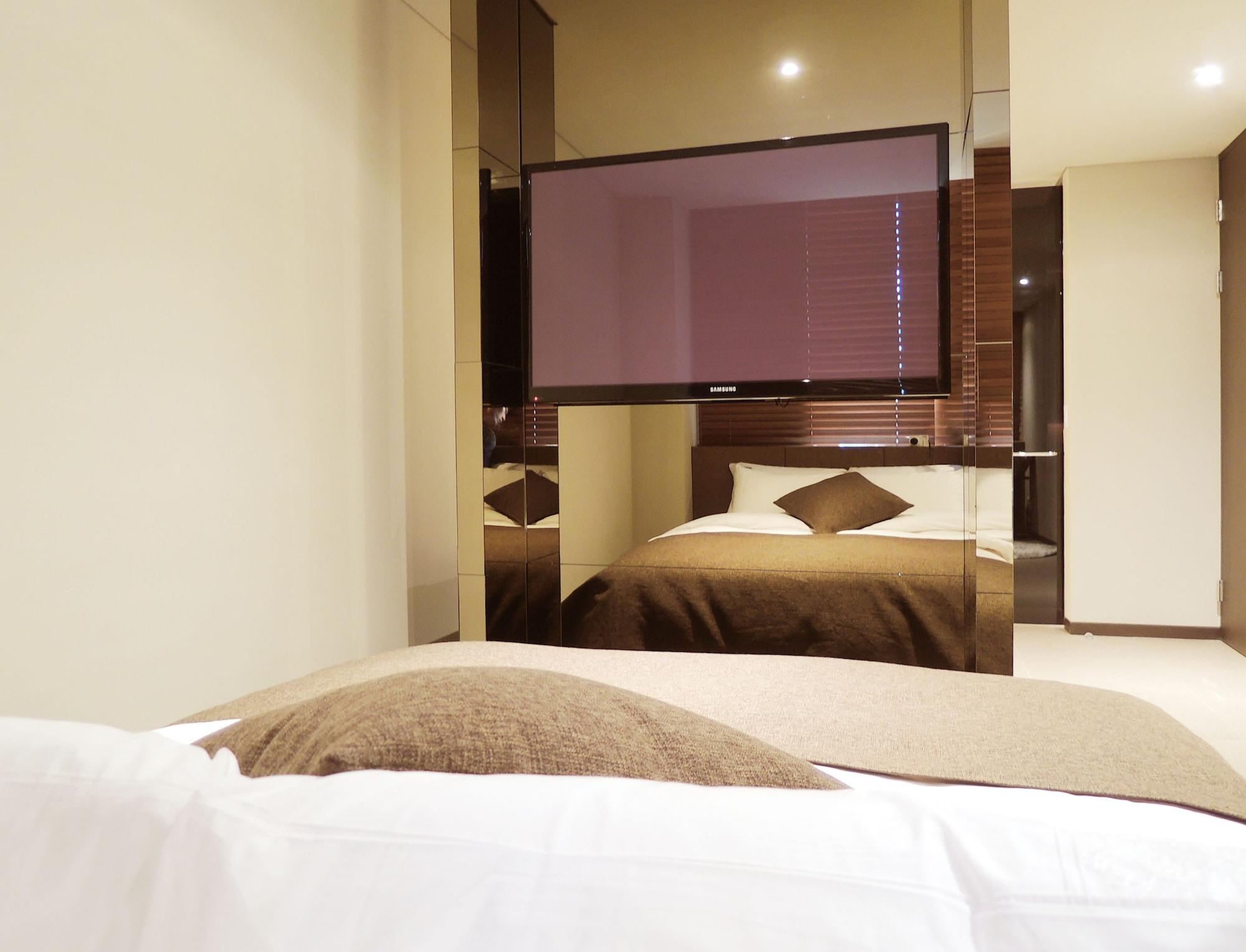 Hotel Vine Сеонгнам Екстериор снимка