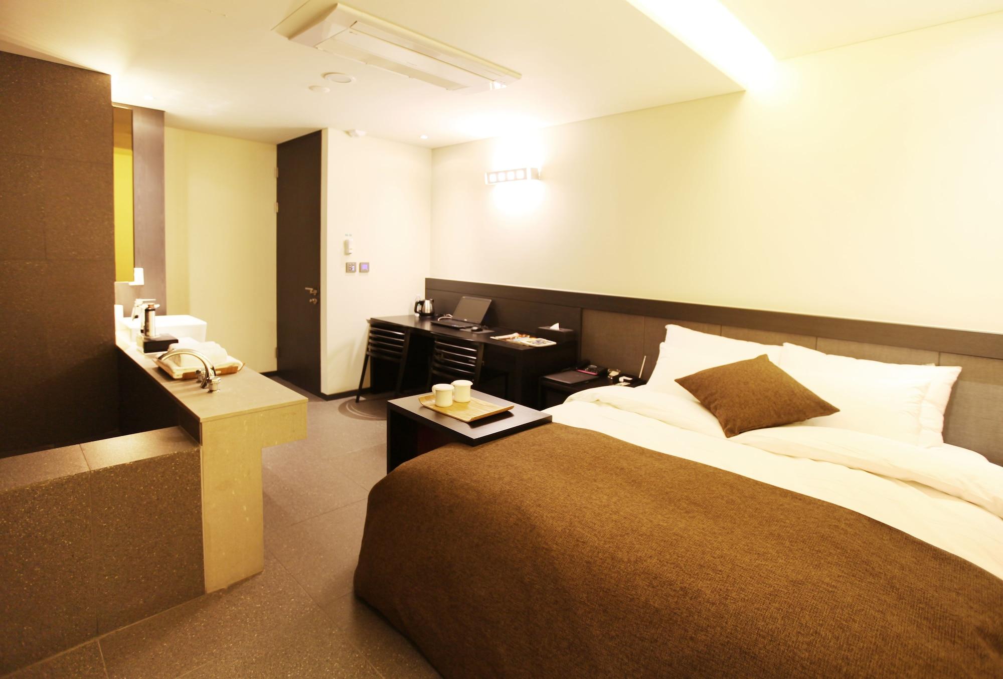 Hotel Vine Сеонгнам Екстериор снимка