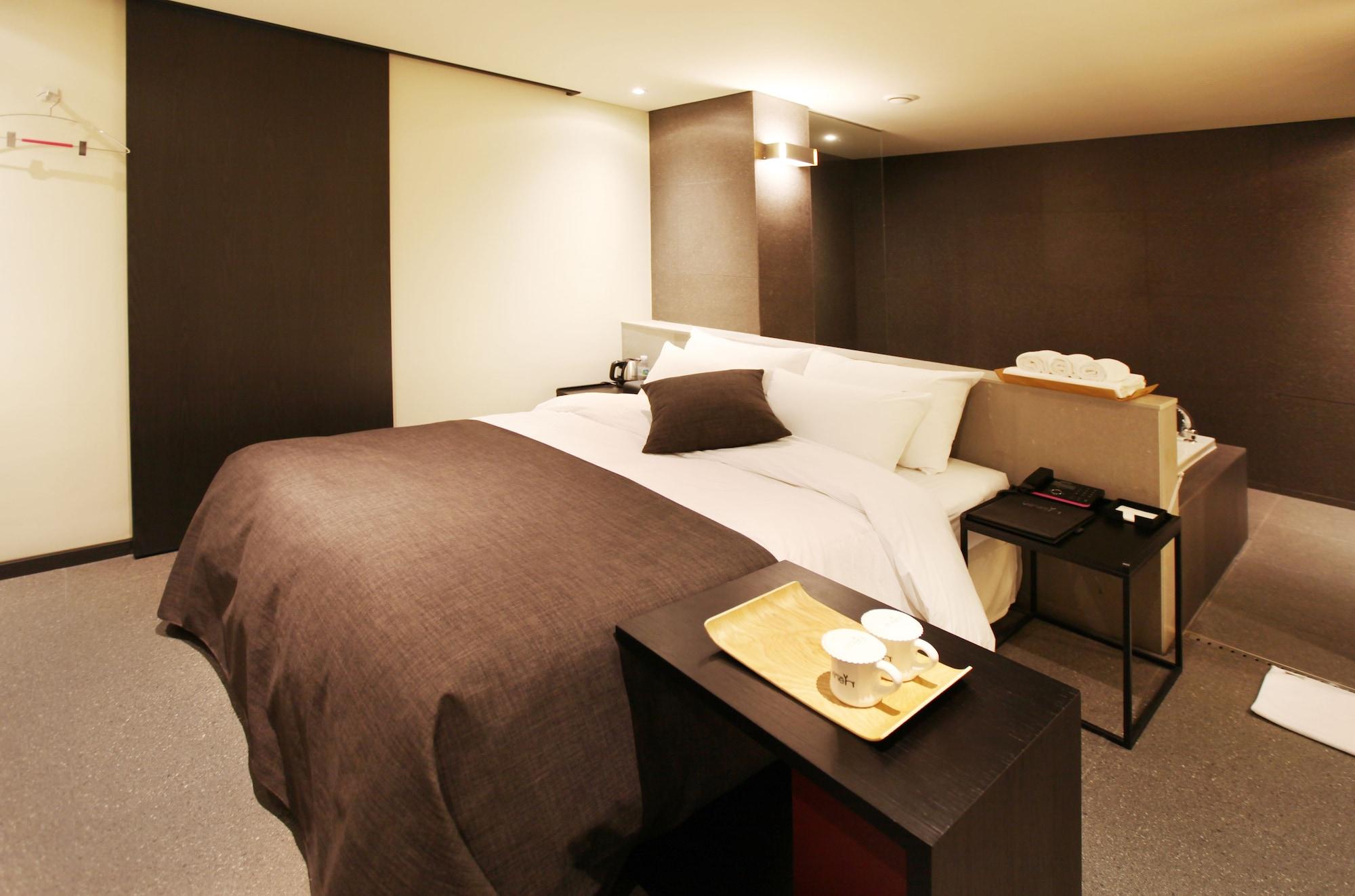 Hotel Vine Сеонгнам Екстериор снимка