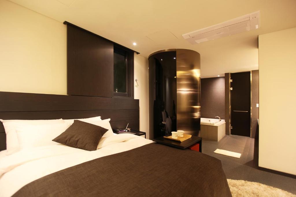 Hotel Vine Сеонгнам Стая снимка